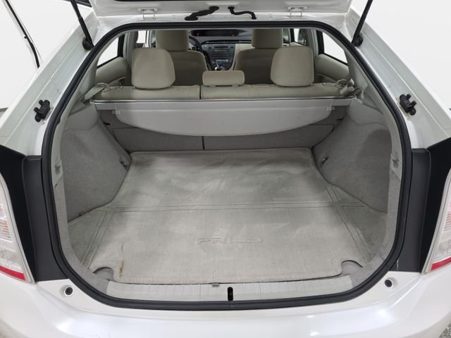 Used 2010 White Toyota II image 32