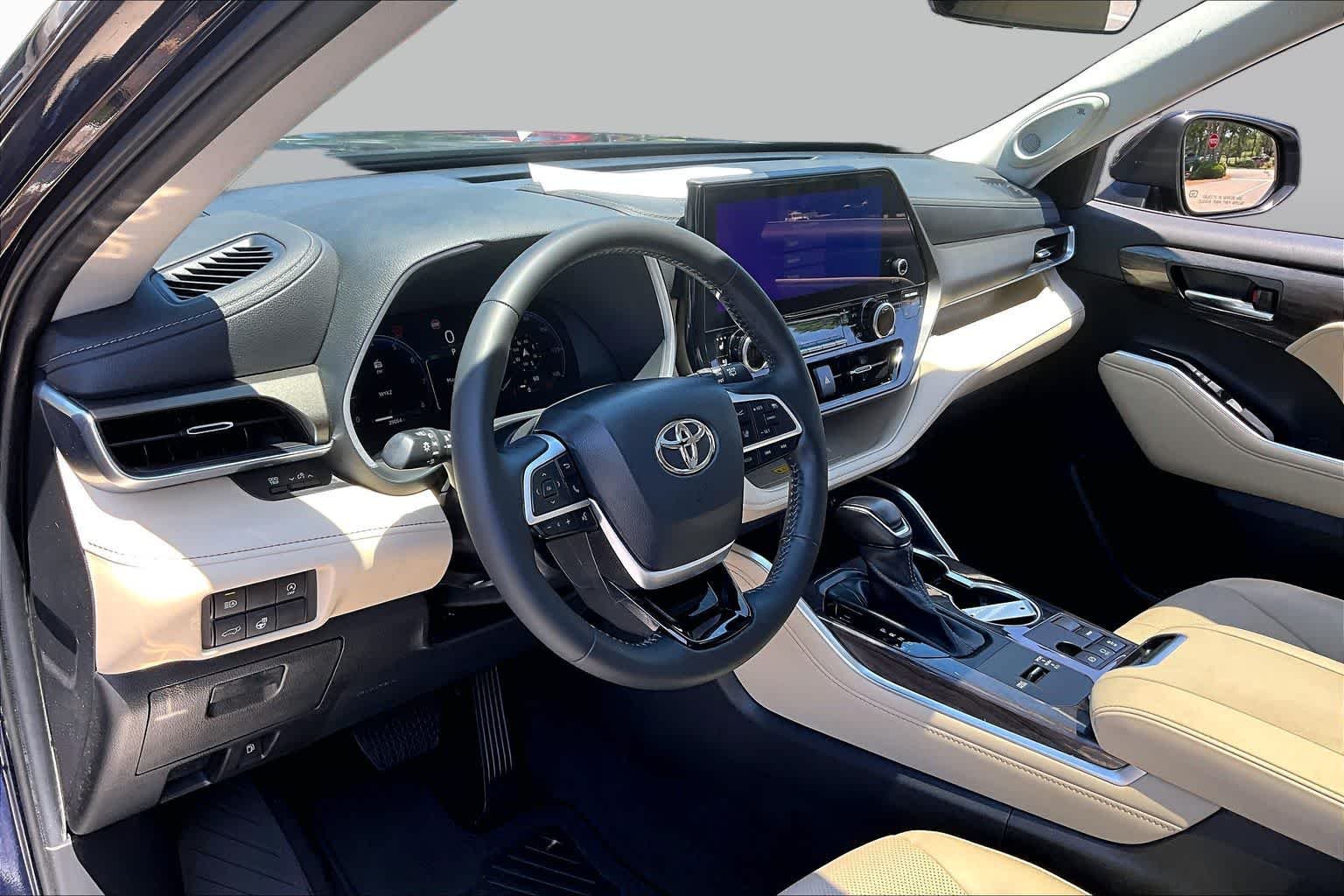 Used 2023 Blueprint Toyota Limited image 18