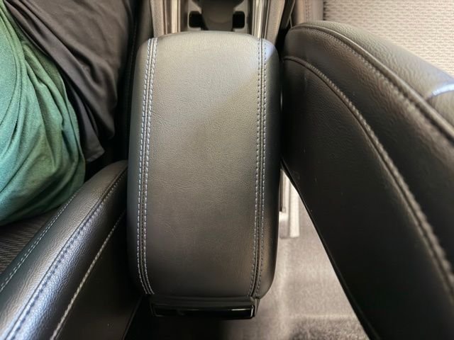 Used 2022 Velvet Jeep Latitude image 40