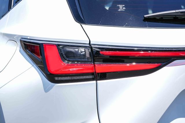 2026 Lexus NX 450h+ F-Sport - Photo 10