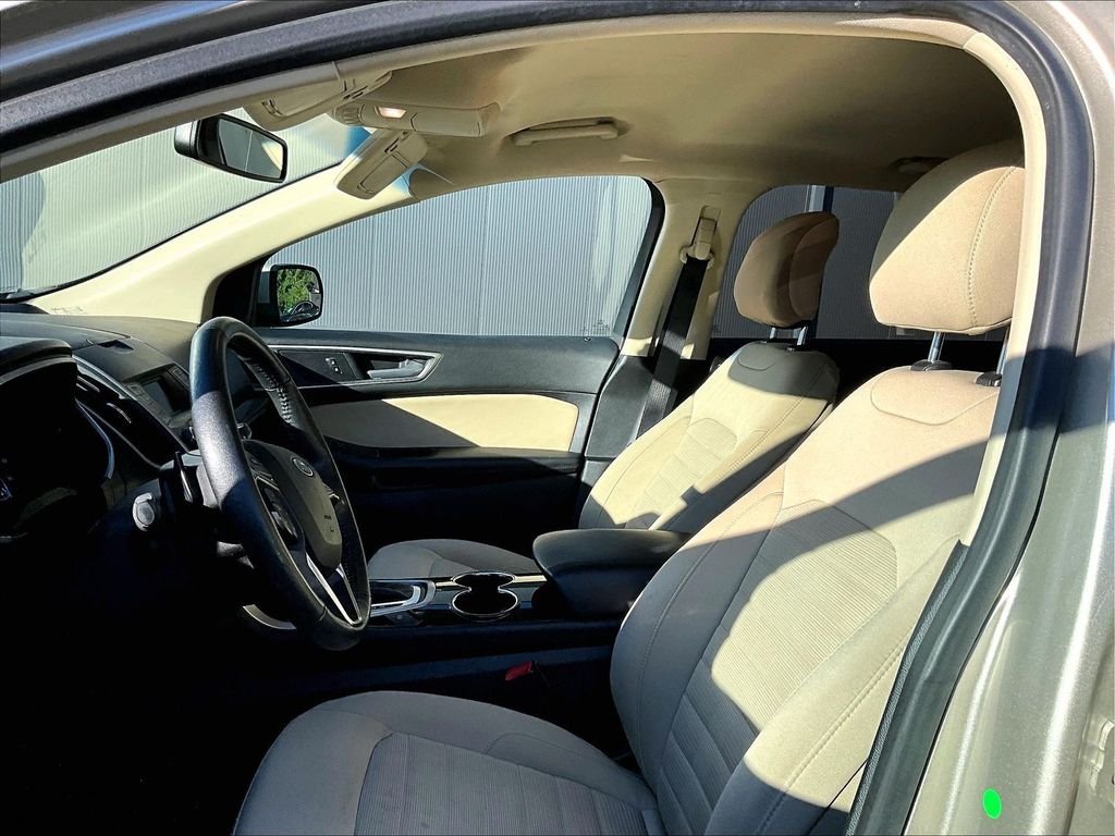 Used 2018 Gold Ford SEL image 7