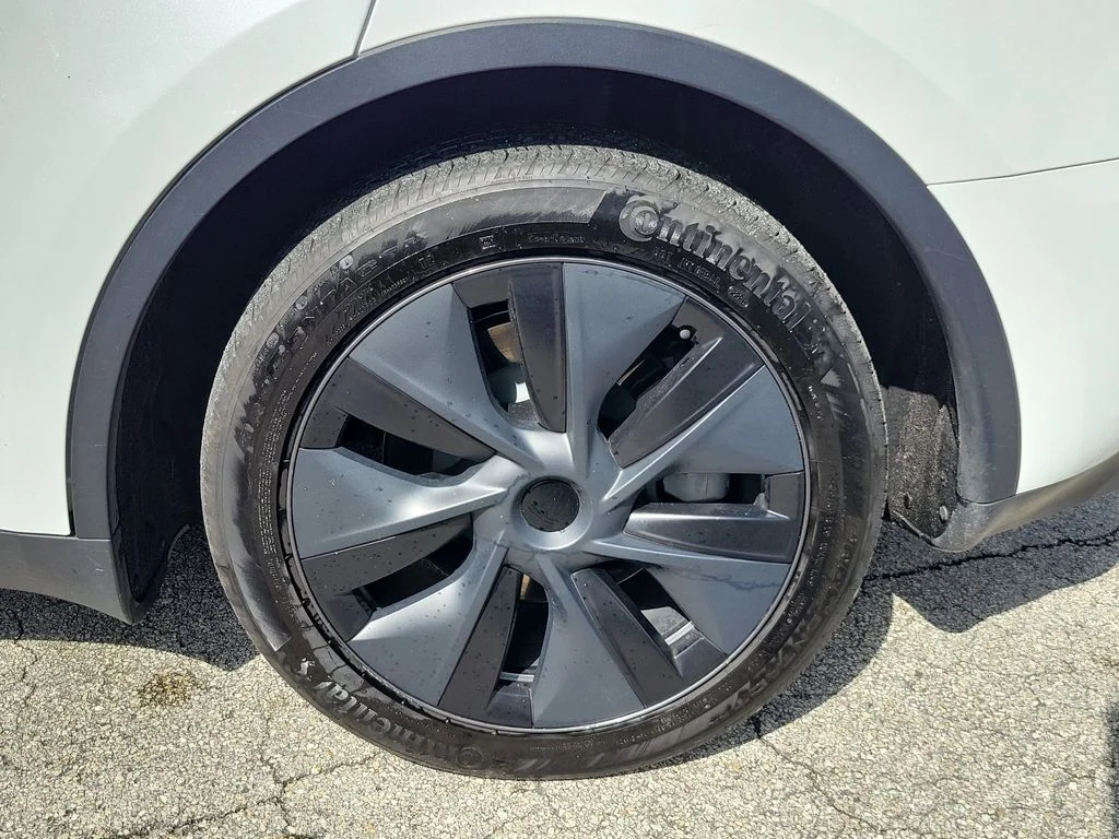 Used 2024 White Tesla Long Range image 13