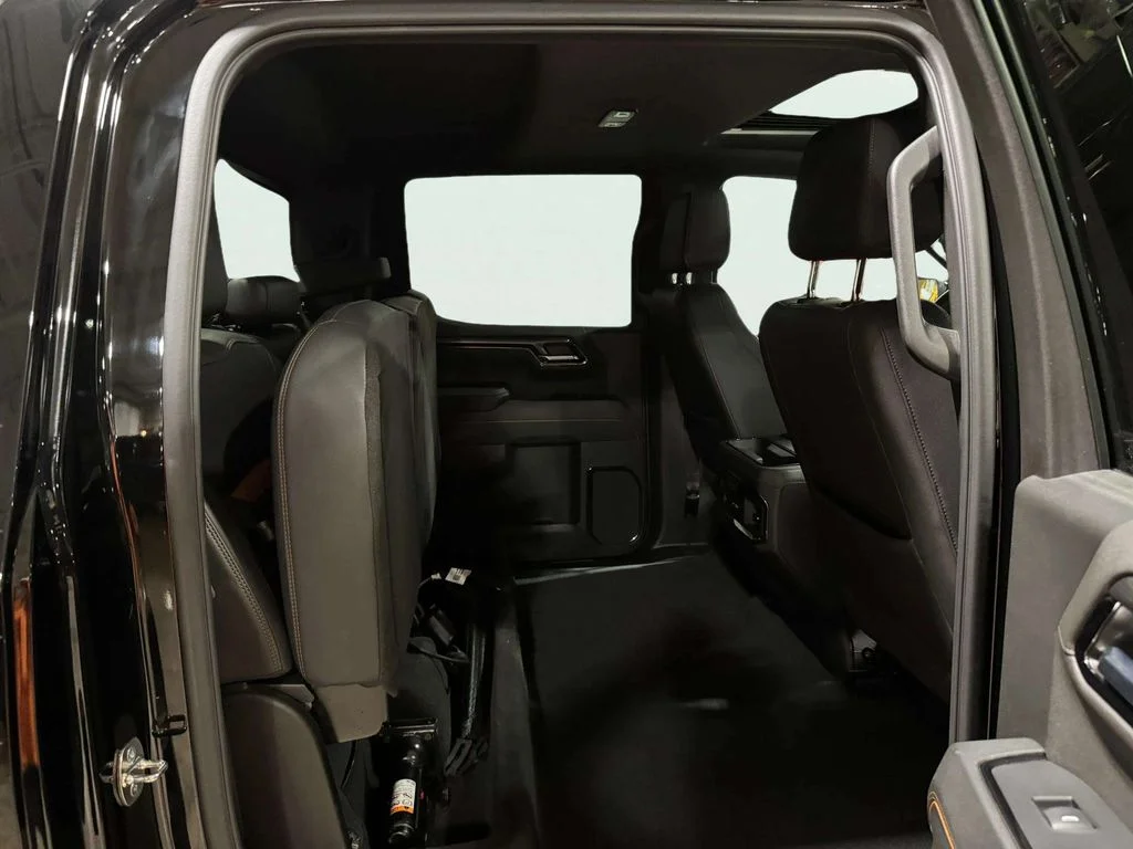Used 2023 Onyx Black GMC AT4 image 30