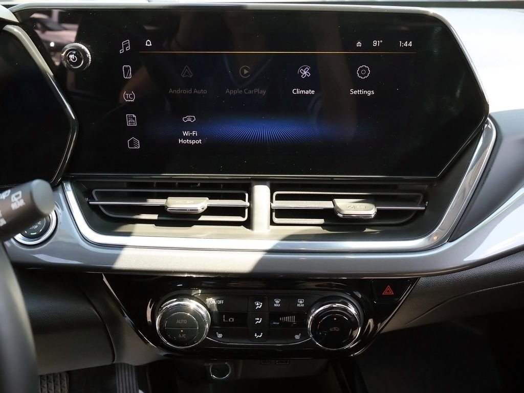 Used 2024 Gray Chevrolet ACTIV image 39