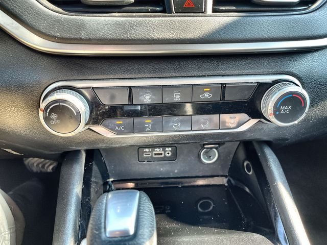 Used 2021 Silver Nissan 2.5 SV image 18