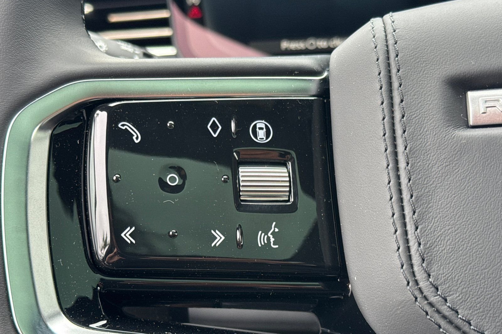 New 2026 Santorini Black Land Rover SE image 28