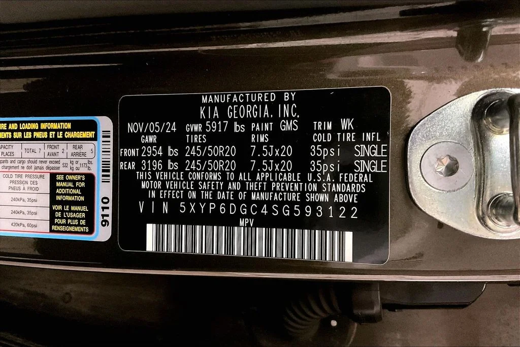 Certified Used 2025 Green Kia S image 40
