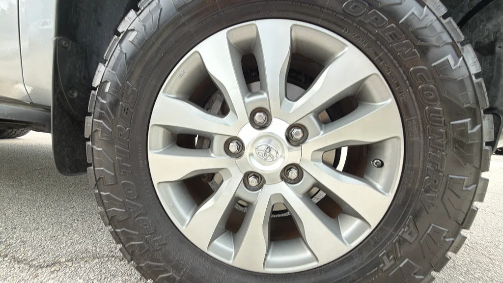 Used 2014  Toyota LTD image 37