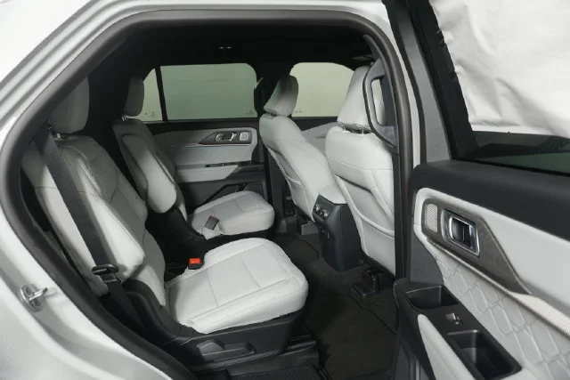 New 2027 Avalanche Gray Ford Platinum™ image 30