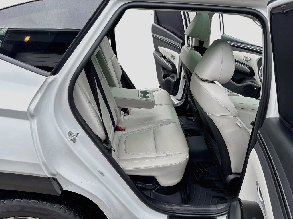 Used 2022 Quartz Hyundai Limited image 37