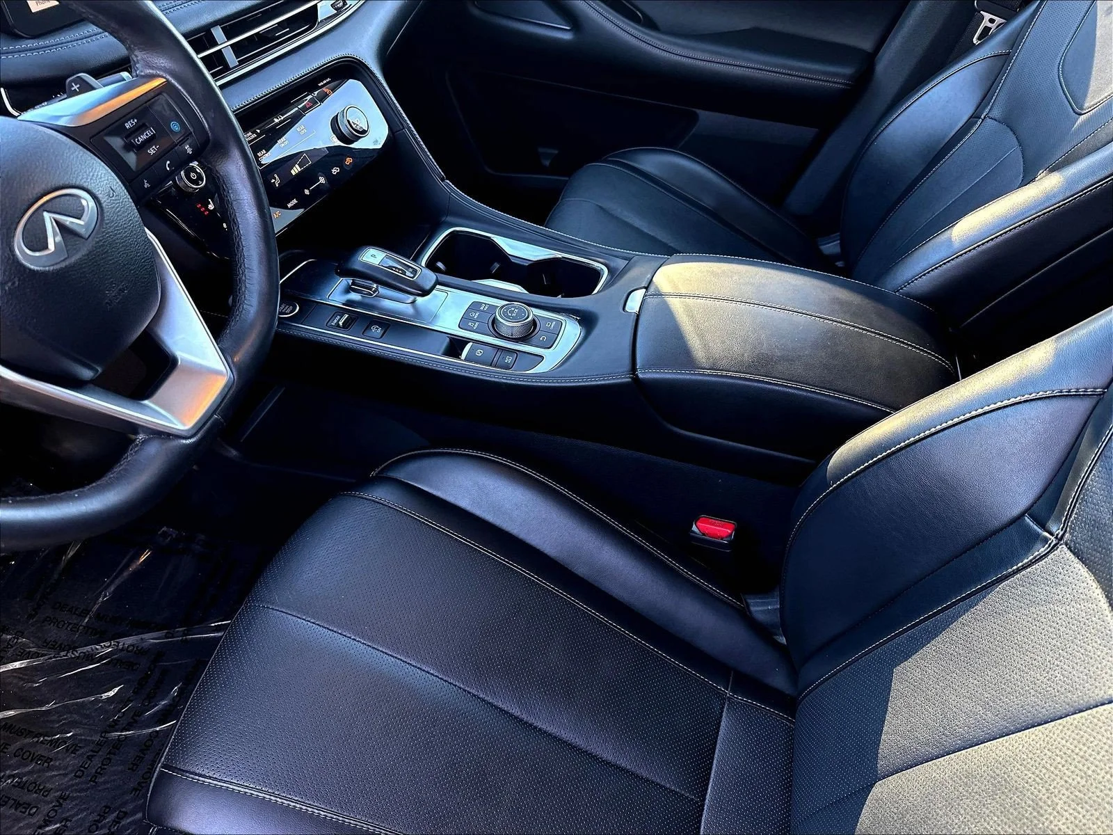 Used 2022 Bordeaux INFINITI LUXE image 20