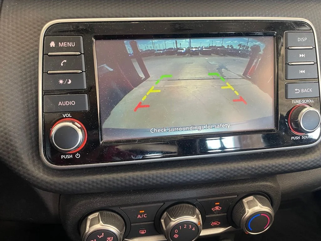 Used 2023 Gray Nissan S image 8