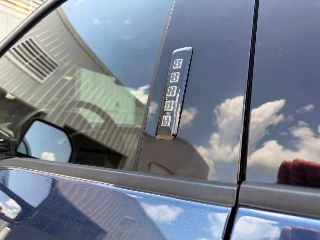 Used 2017 Blue Ford Lariat image 3