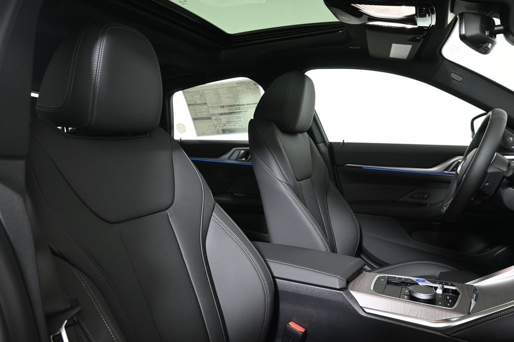 Used 2026 Gray BMW xDrive40 image 33