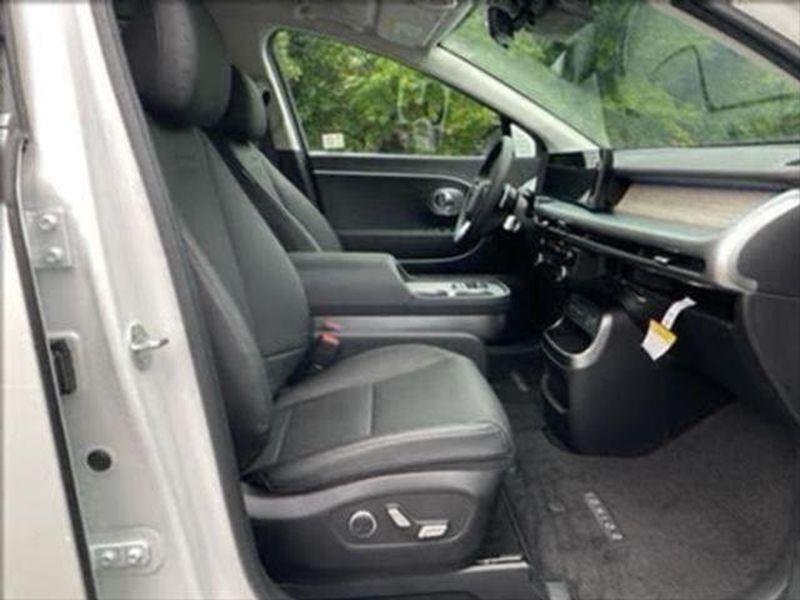 New 2026 Snow White Pearl Hyundai SEL image 24