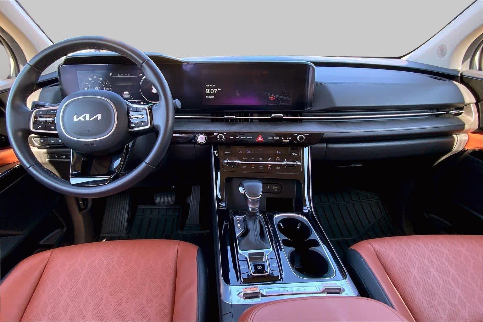 Used 2024 Ceramic Silver Kia SX image 15