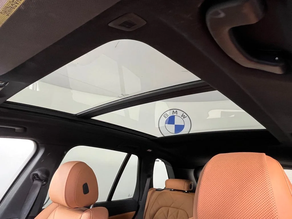 Used 2023 White BMW xDrive40i image 24
