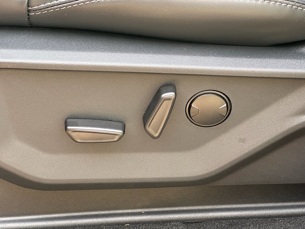 New 2025 Agate Black Metallic Ford Platinum® image 29