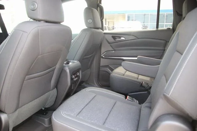 2025 Chevrolet Traverse LT - Photo 10