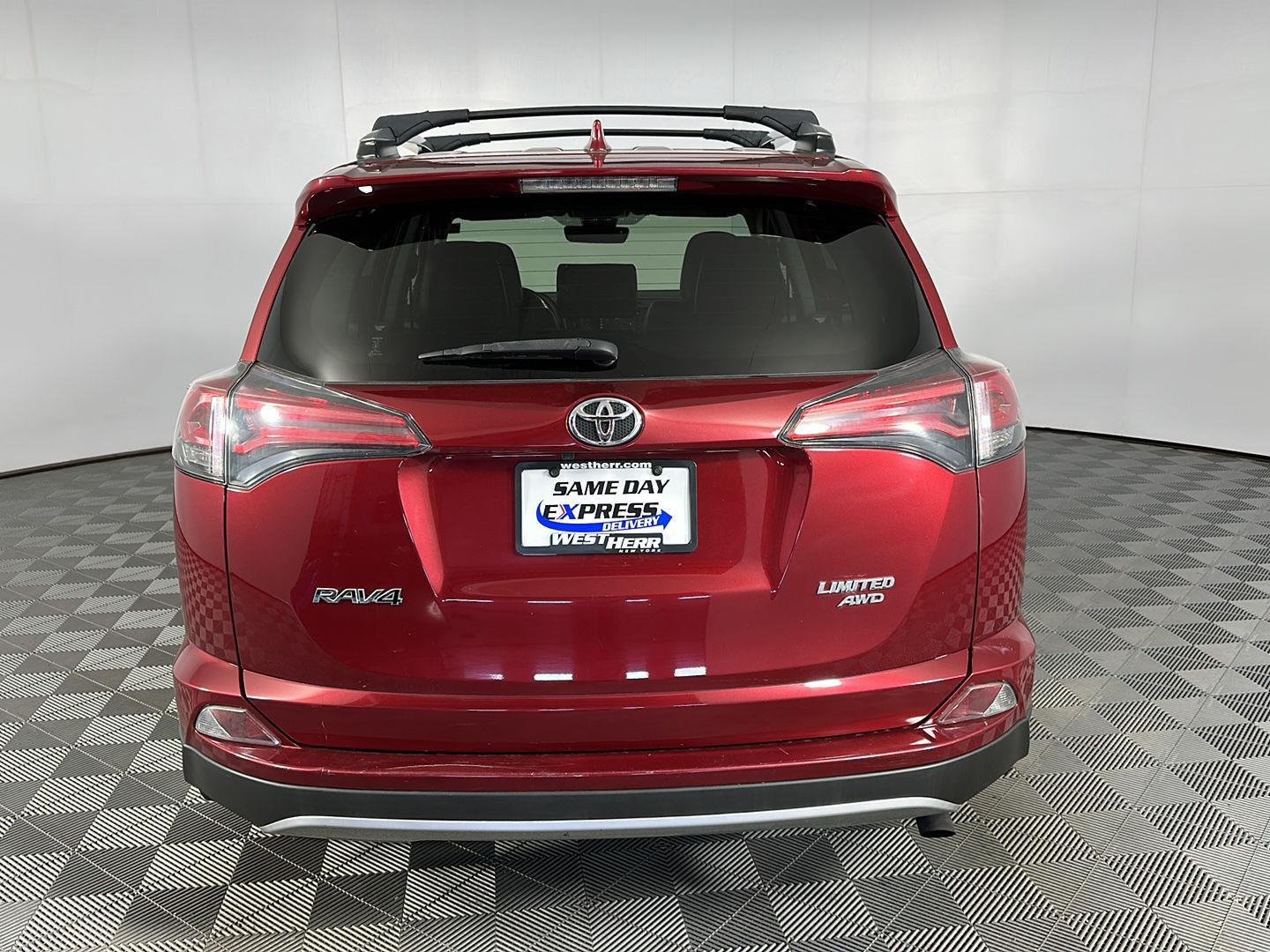 Used 2018 Pearl Toyota Limited image 6