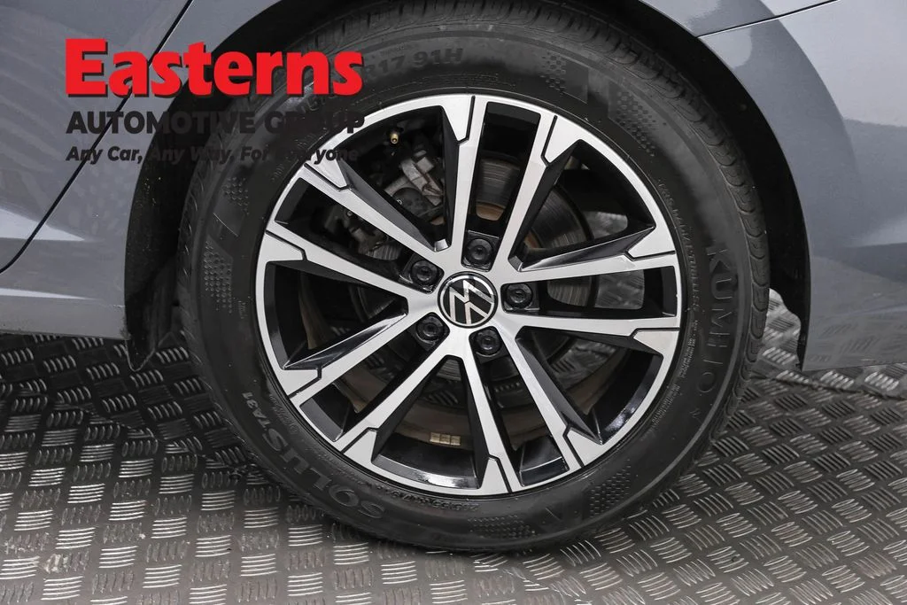 Used 2025 Gray Volkswagen 1.5T Sport image 32