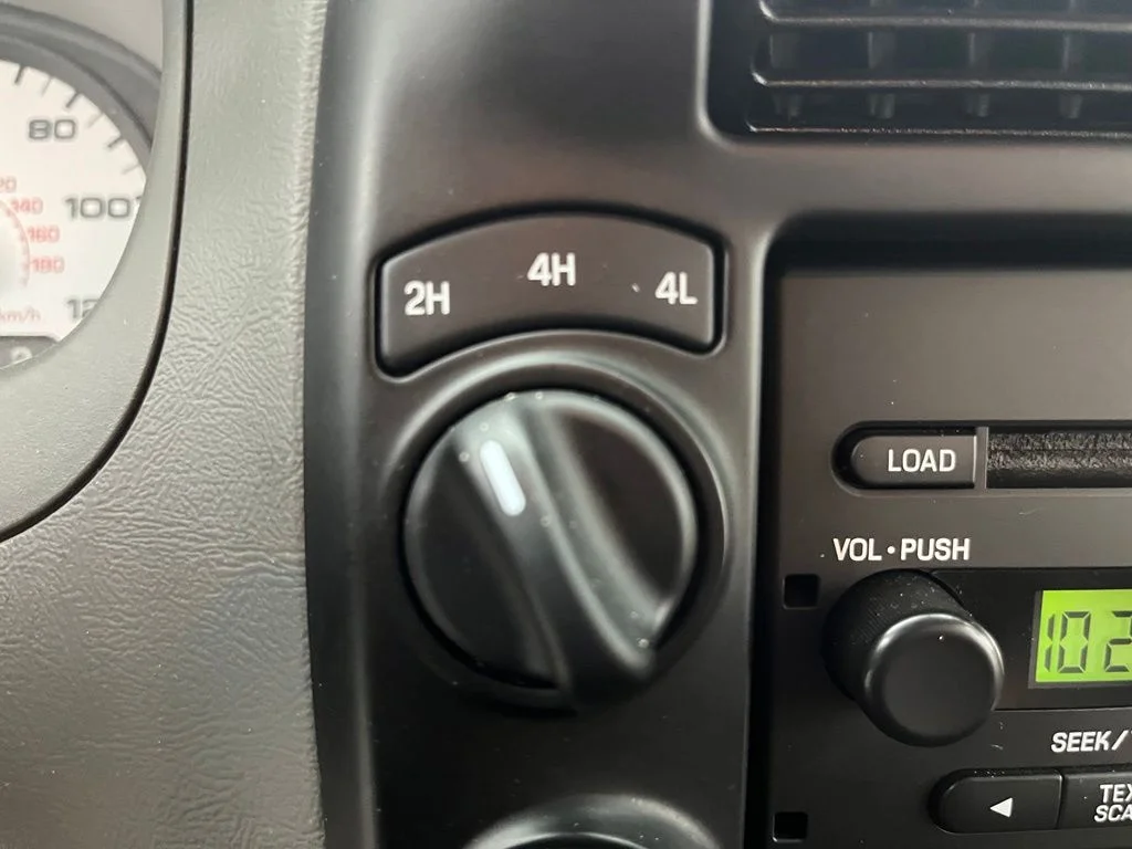 Used 2010  Ford XLT image 26