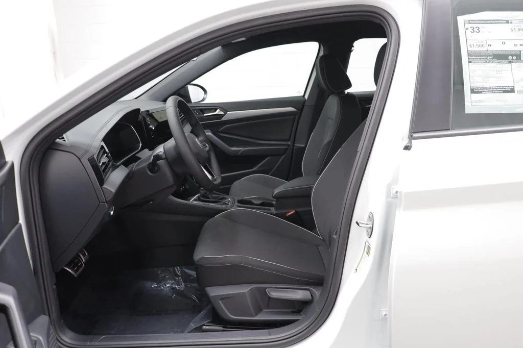 New 2026 Pure White Volkswagen 1.5T Sport image 6