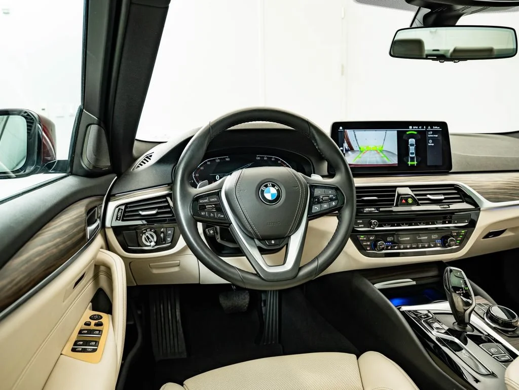 Used 2023 Aventurin Red Metallic BMW 540i xDrive image 33