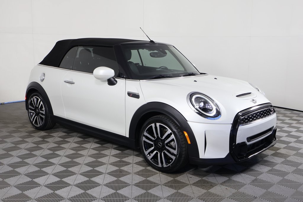 Certified Used 2024 White MINI  image 3