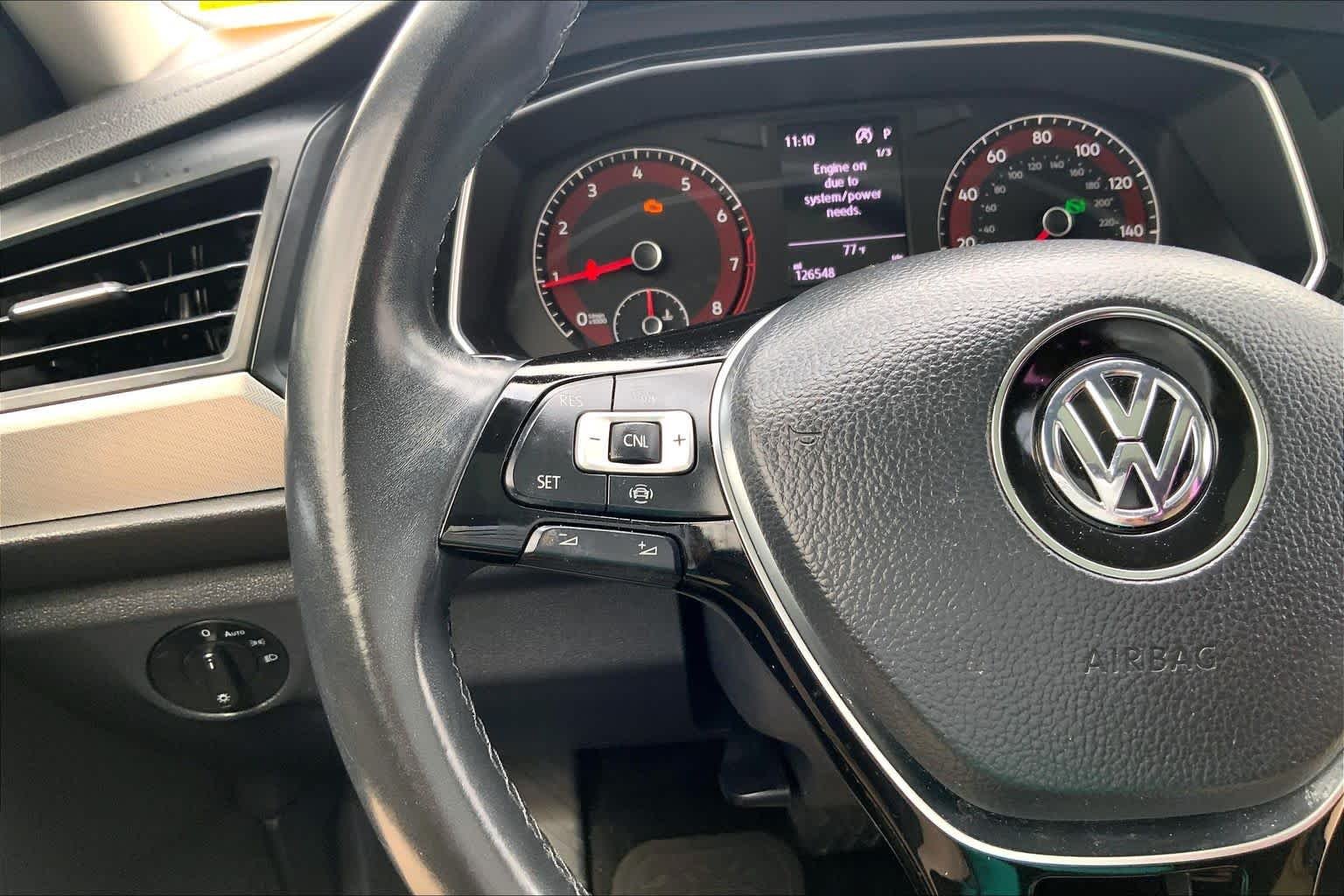 Used 2019 Pure White Volkswagen SE image 20