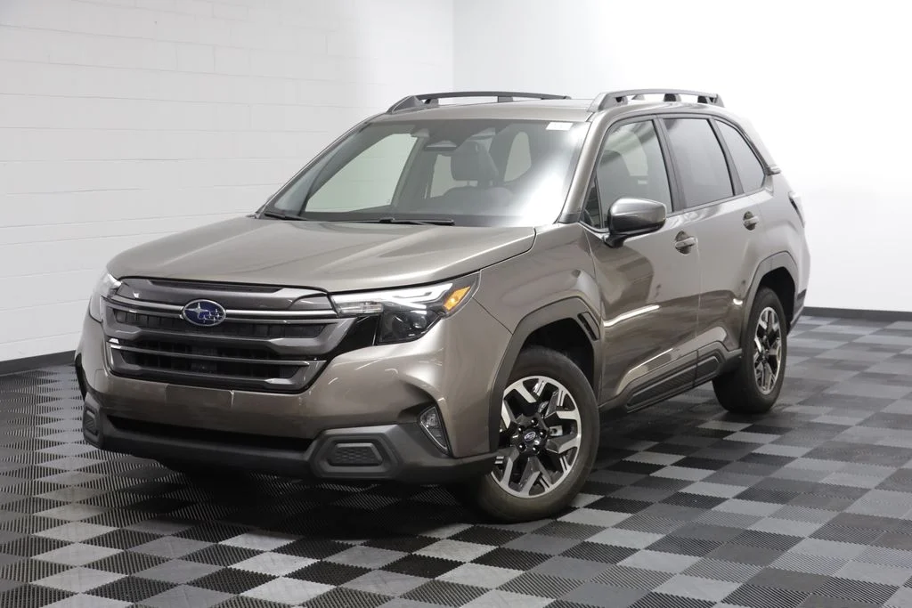 2025 Subaru Forester Premium's photo
