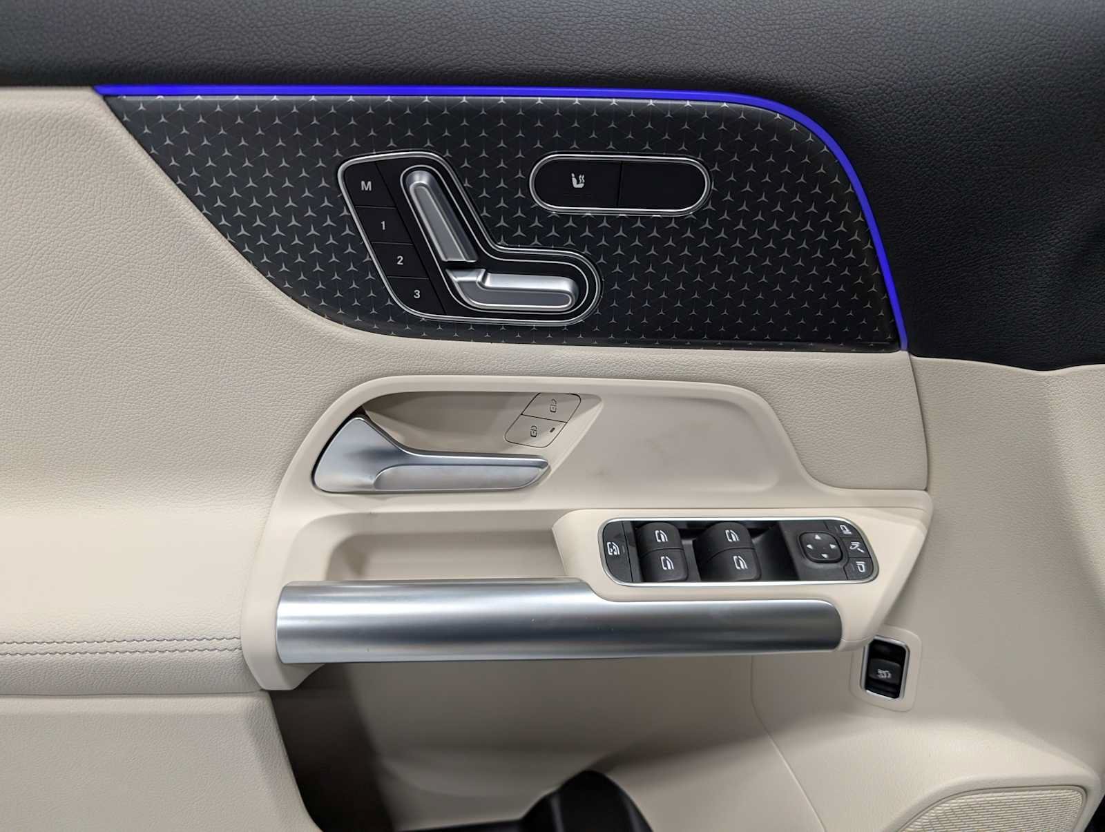 New 2026 Mountain Grey Metallic Mercedes-Benz GLA 250 image 31