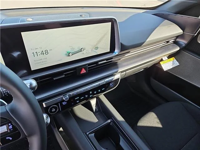 New 2025 Serenity White Hyundai SE image 17