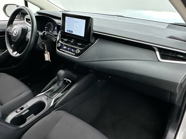 2025 Toyota Corolla LE - Photo 18