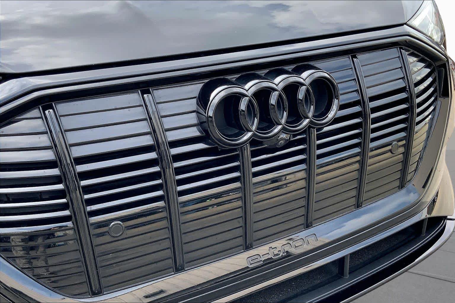 Used 2022 Brilliant Black Audi Premium Plus image 29
