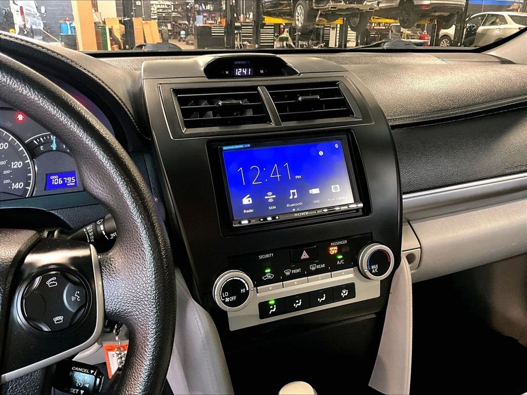 Used 2014 Gray Toyota LE image 18