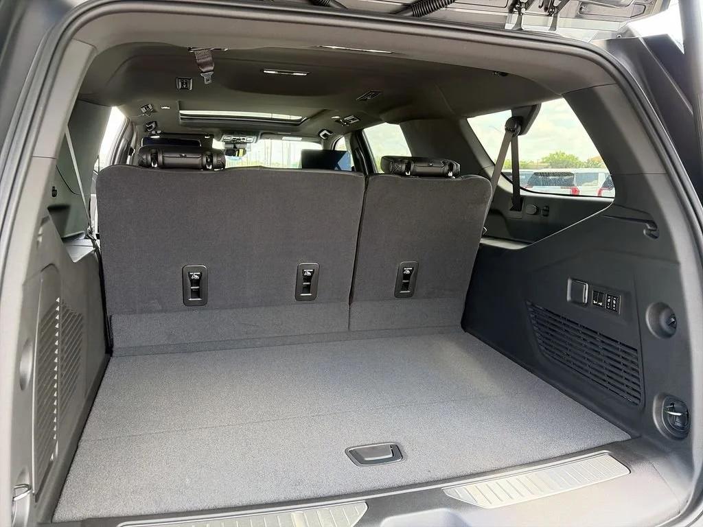2026 GMC Yukon XL Denali - Photo 31