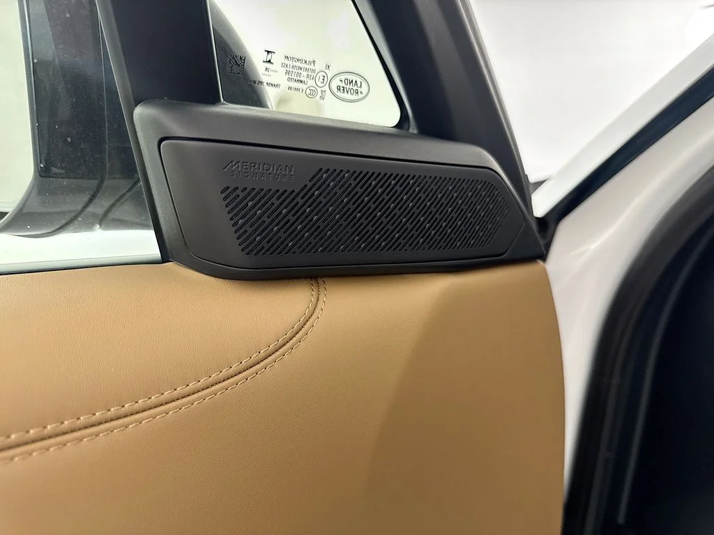 New 2026 Ostuni Pearl White Land Rover Autobiography image 19