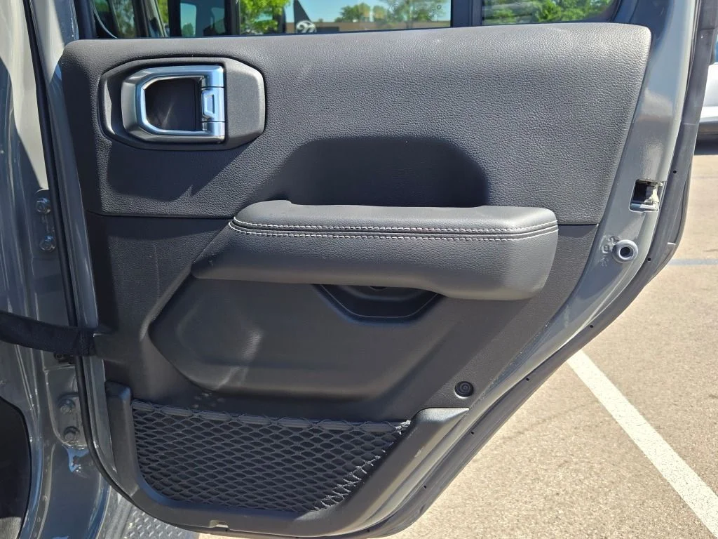 Used 2022 Gray Jeep Overland image 13