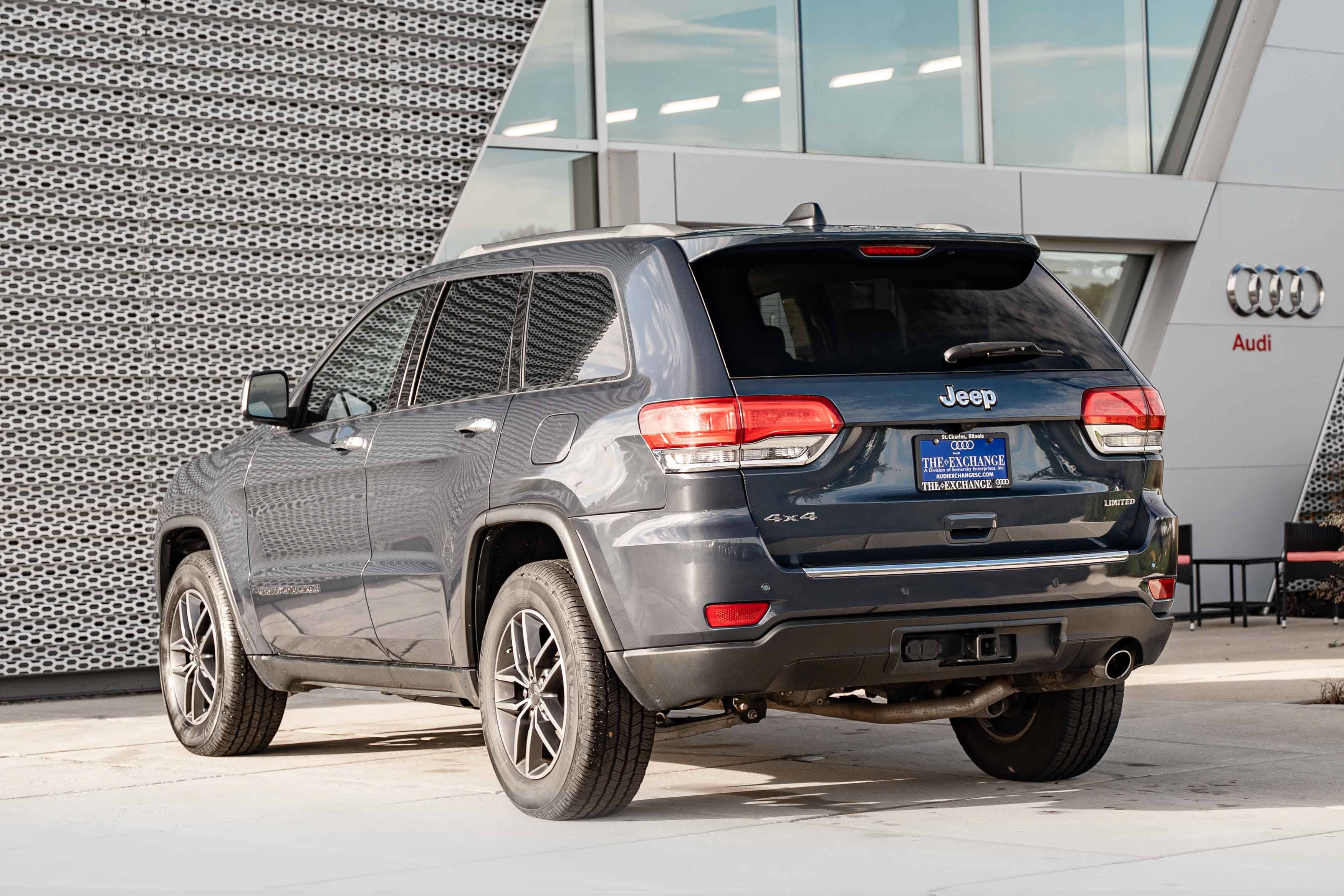 Used 2019 Slate Blue Pearlcoat Jeep Limited image 5