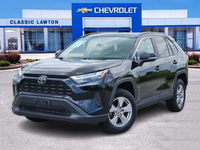 2023 Toyota RAV4 XLE AWD's photo