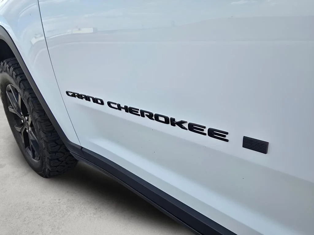 Used 2024 Bright White Clearcoat Jeep Altitude image 10