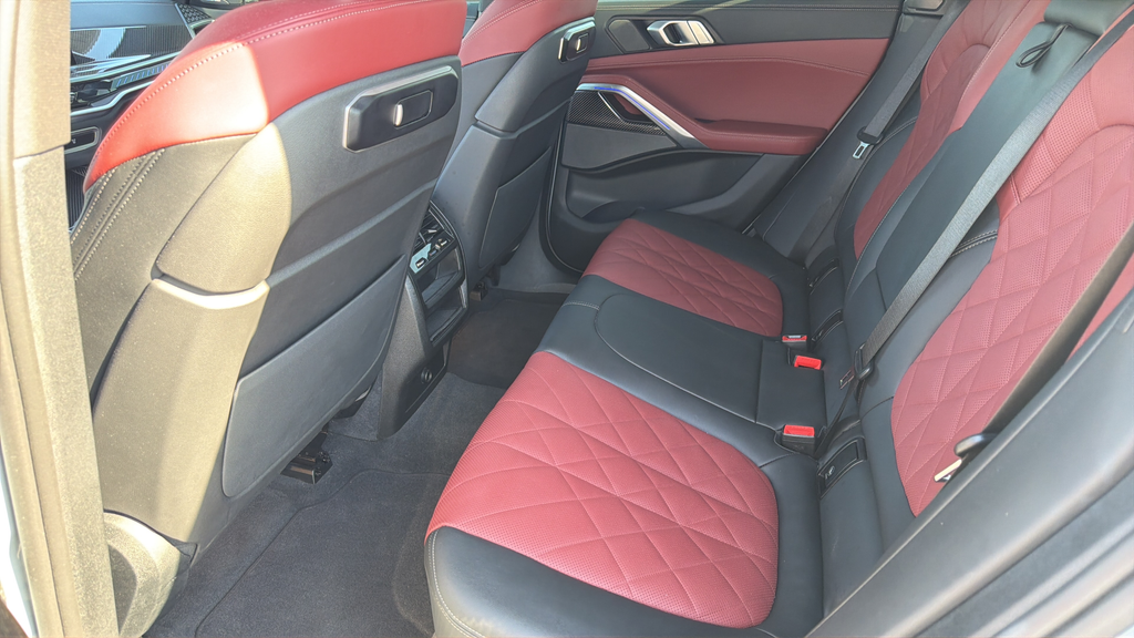 Used 2025 Gray BMW M60i image 18