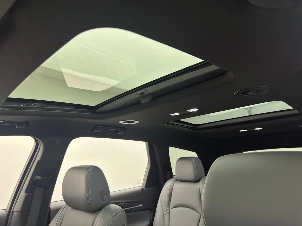 Used 2023 Ebony Twilight Metallic Buick Essence image 6
