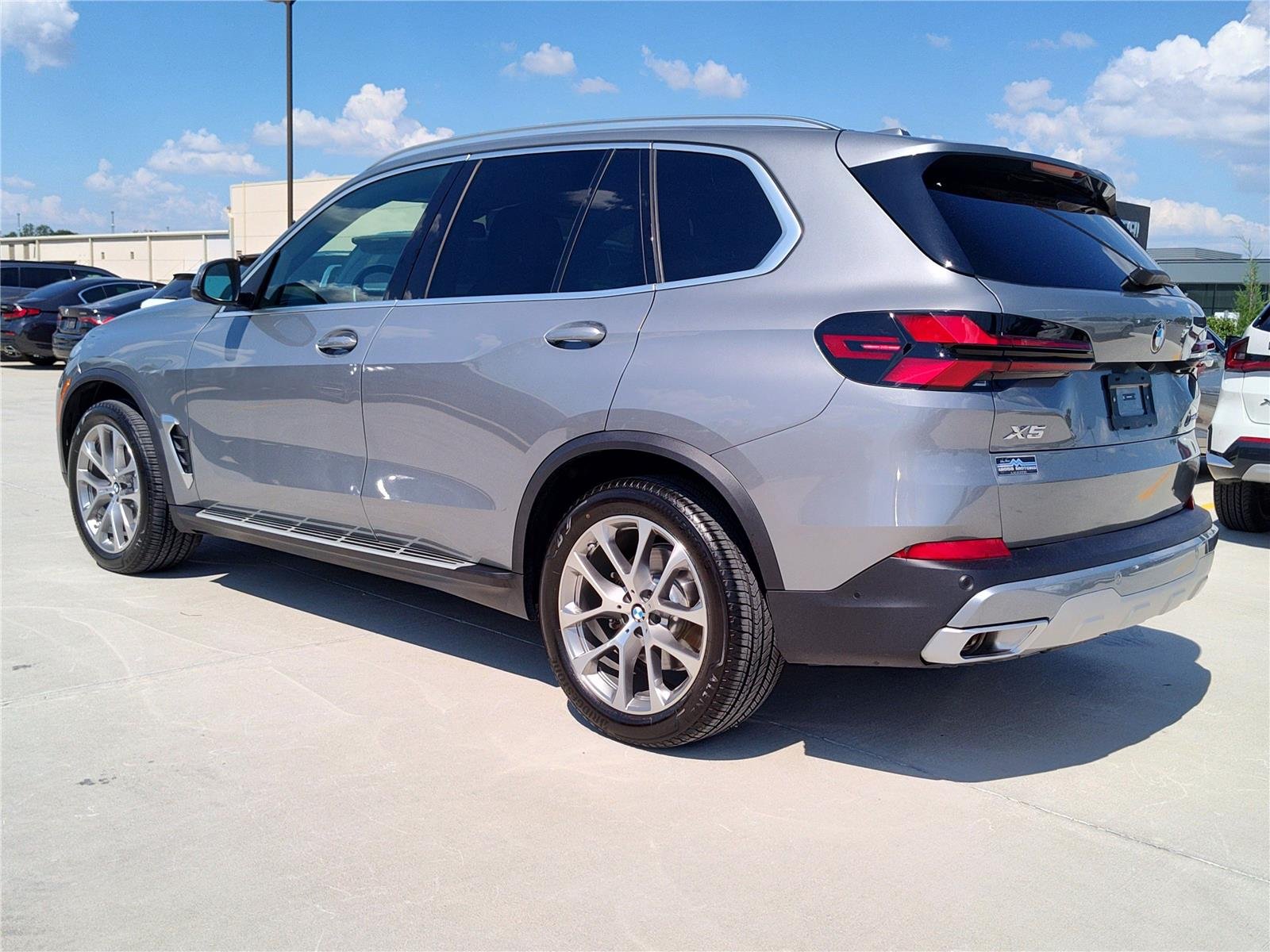 Certified Used 2025 Skyscraper Grey Metallic BMW xDrive40i image 4