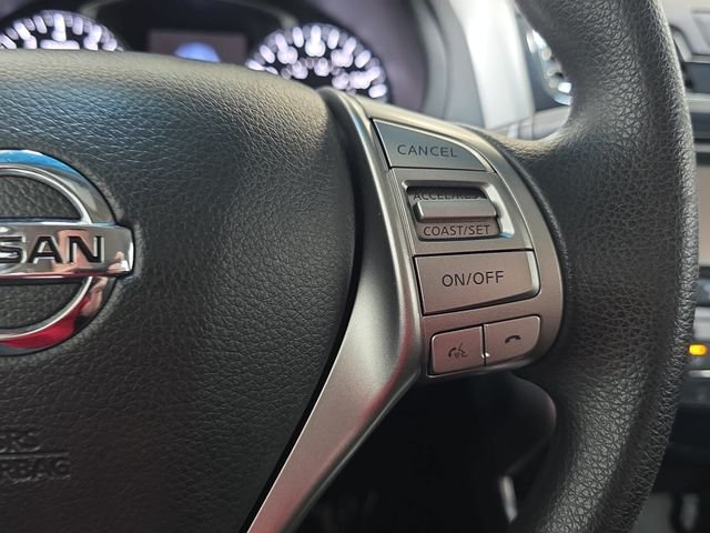 Used 2015 Blue Nissan 2.5 S image 17