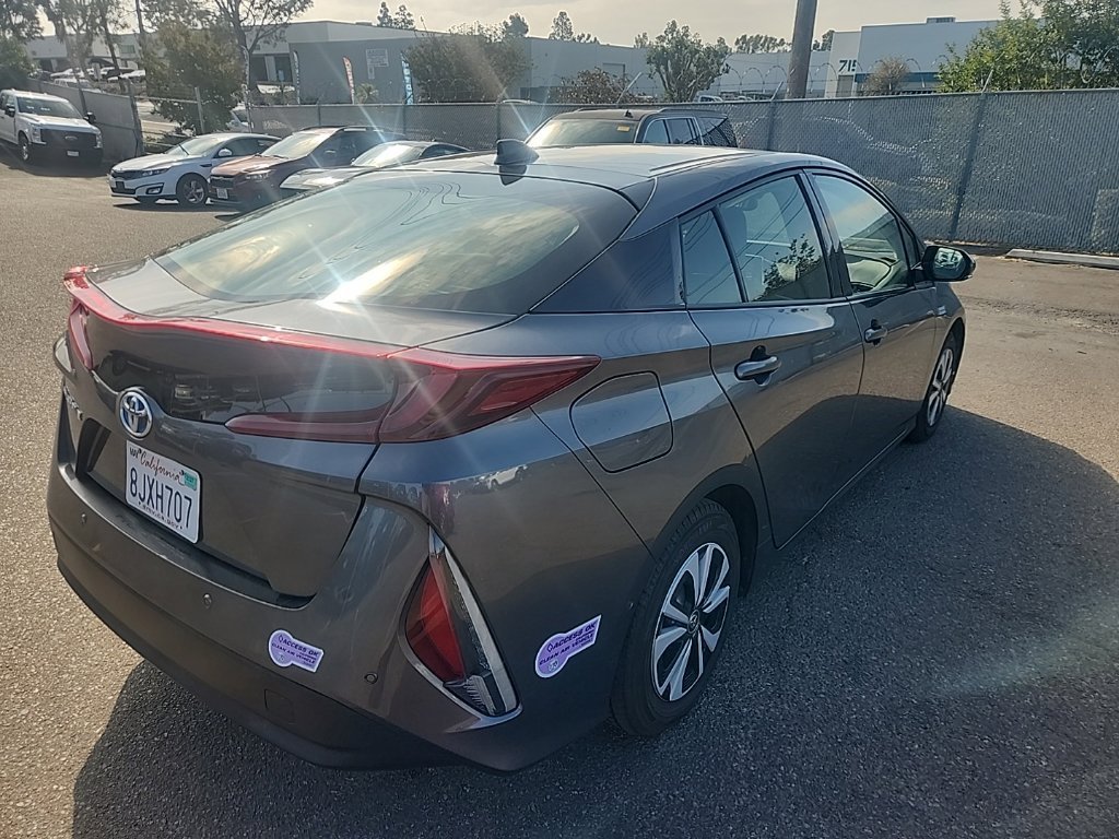 Used 2019 Magnetic Gray Metallic Toyota Advanced image 12