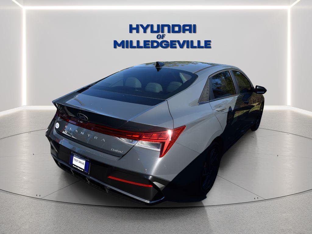 New 2026 Ecotronic Gray Hyundai Limited image 3