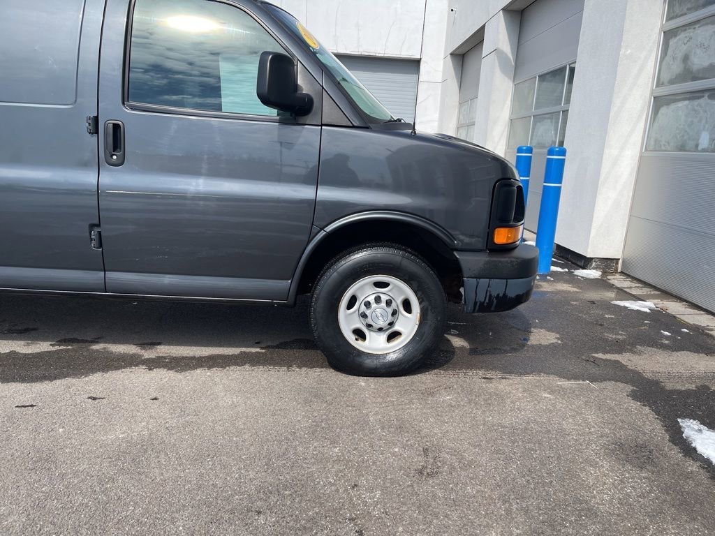 Used 2016 Cyber Gray Metallic Chevrolet 1WT image 9