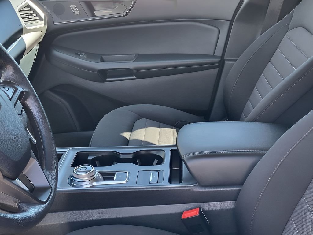 Used 2022 Oxford White Ford SE image 11